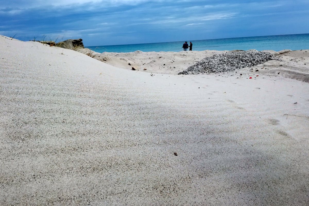 Biely piesok na pláži Mahdia