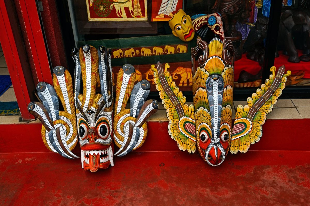 Drevené masky zo Srí Lanky