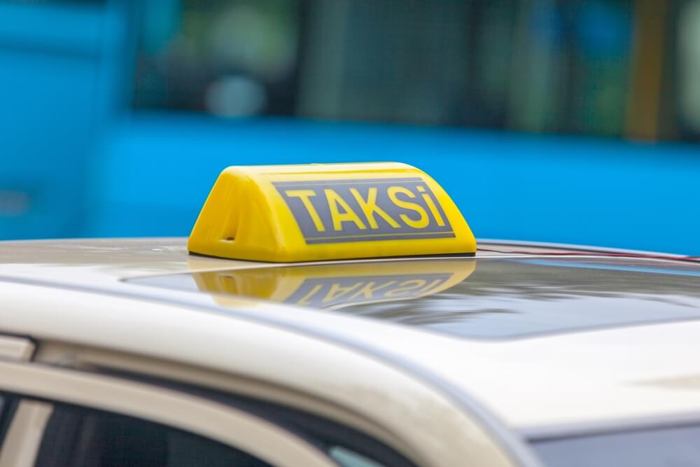 Značka taxíka z Turecka.