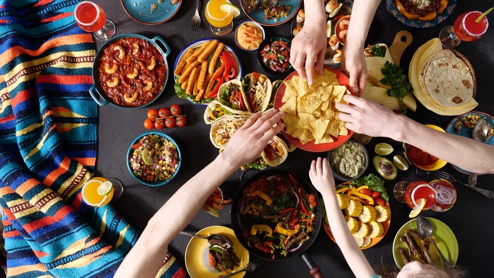 Fajitas, pšeničné tortilly ako taco wrapy. Mexická kuchyňa