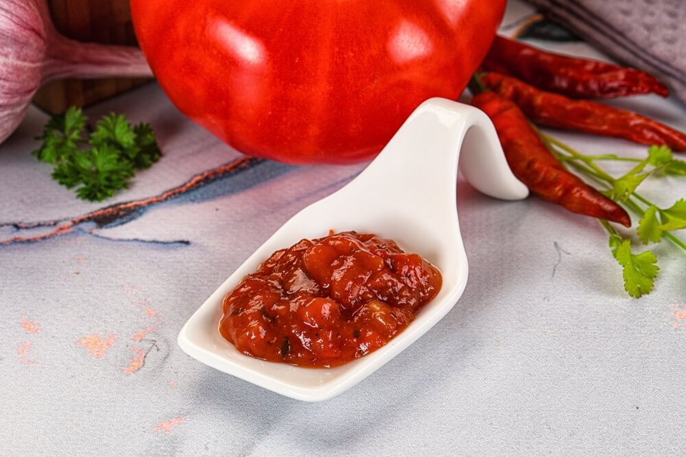 Mexický salsa dip s čili a paradajkami