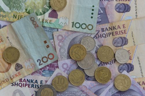 Albánske peniaze