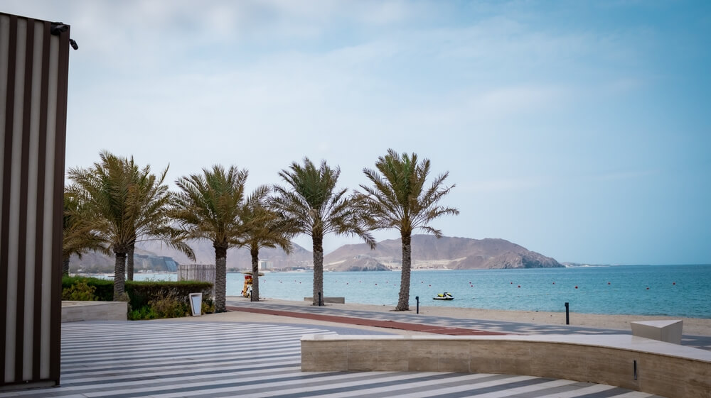 Pohľad spredu na mesto Khorfakkan