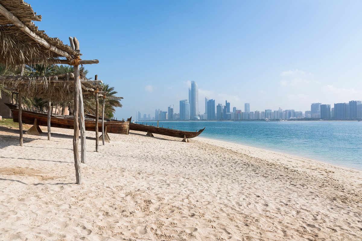 Pláž v Abu Dhabi Pláž v Abu Dhabi