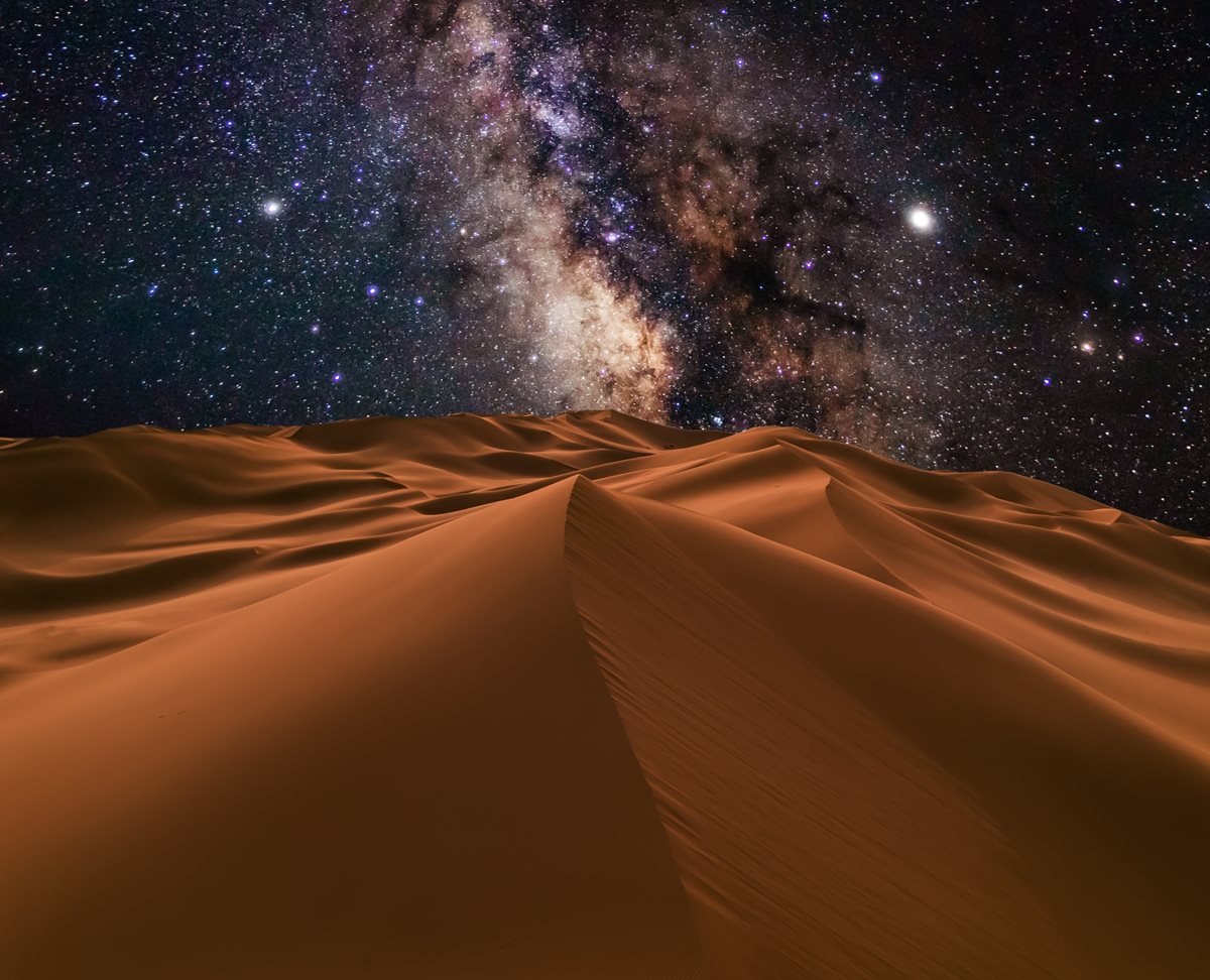 Úžasné nočné nebo nad Saharou