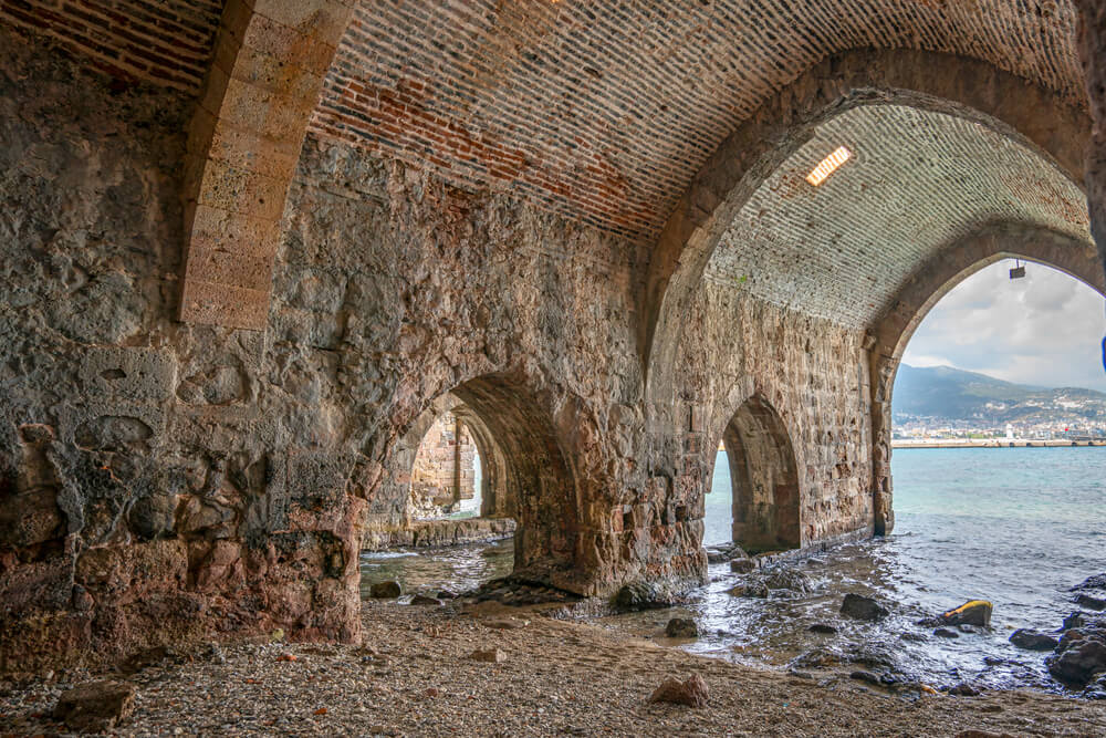 Vnútro lodenice Tersane, Alanya