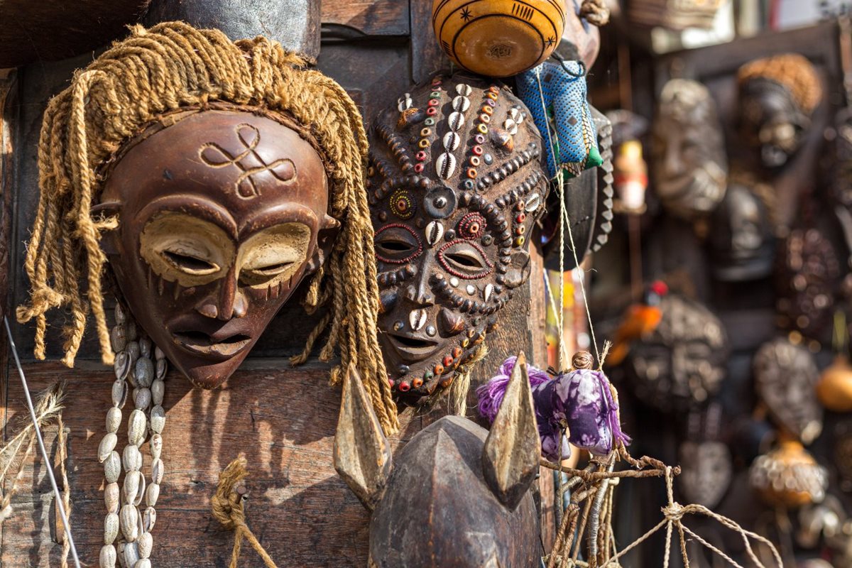 Drevené masky zo Zanzibaru