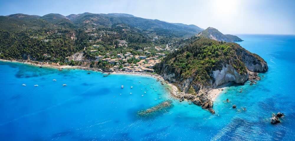 Malá dedinka Agios Nikitas