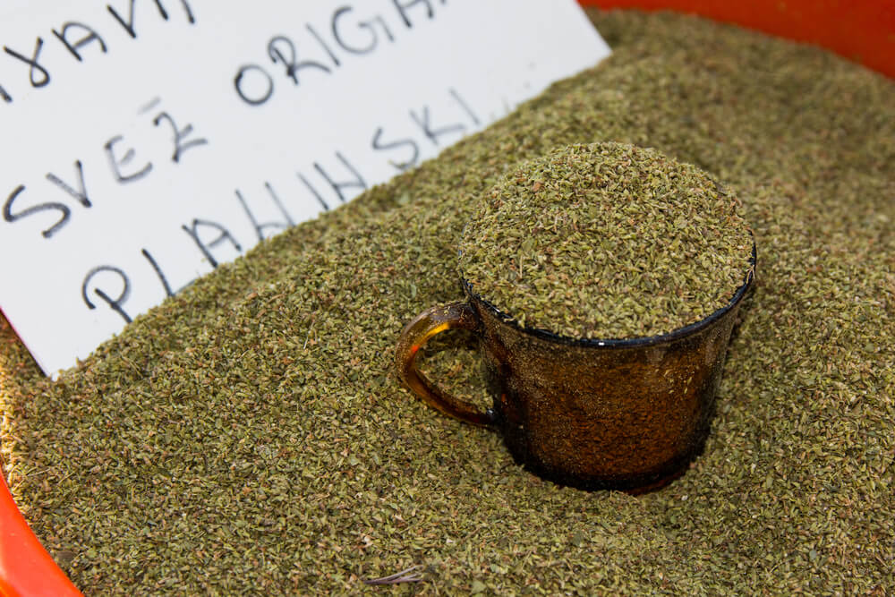 Oregano na trhu na Thassose